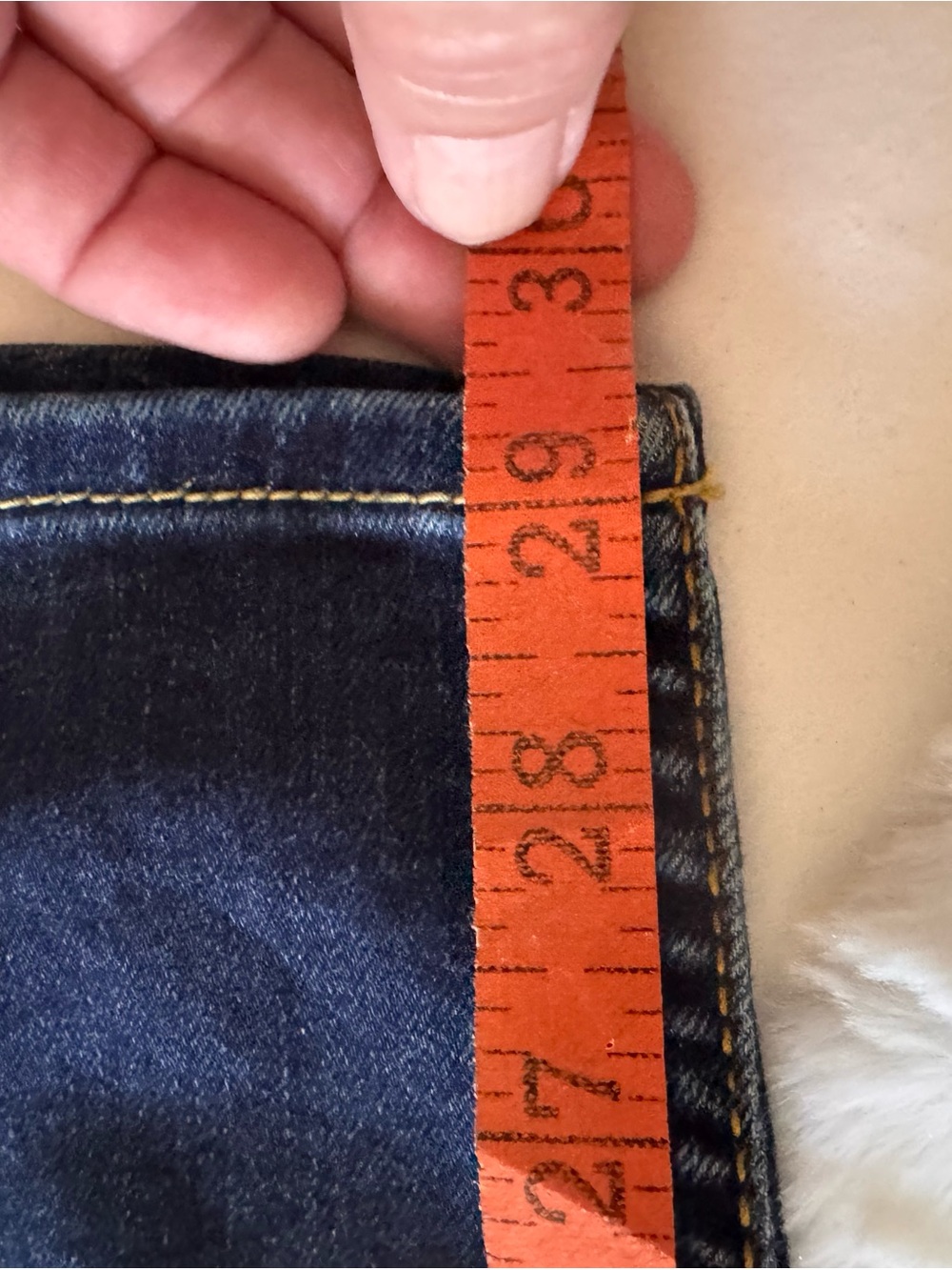 7 For All Mankind Dark Indigo Skinny JeansSize 26, Gwenevere - Picture 5 of 6